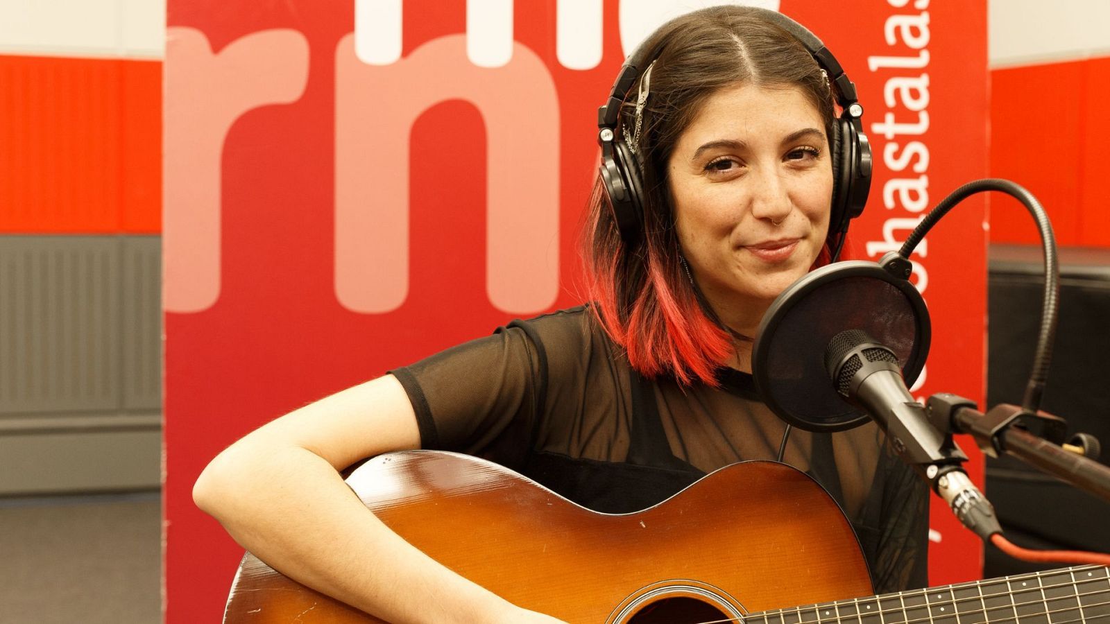 Bely Basarte presenta 'Bomba de humo'