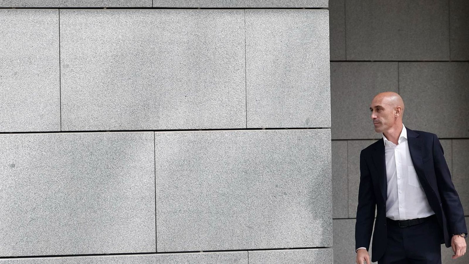 Luis Rubiales pide al juez que archive la causa por el beso a Jeni Hermoso