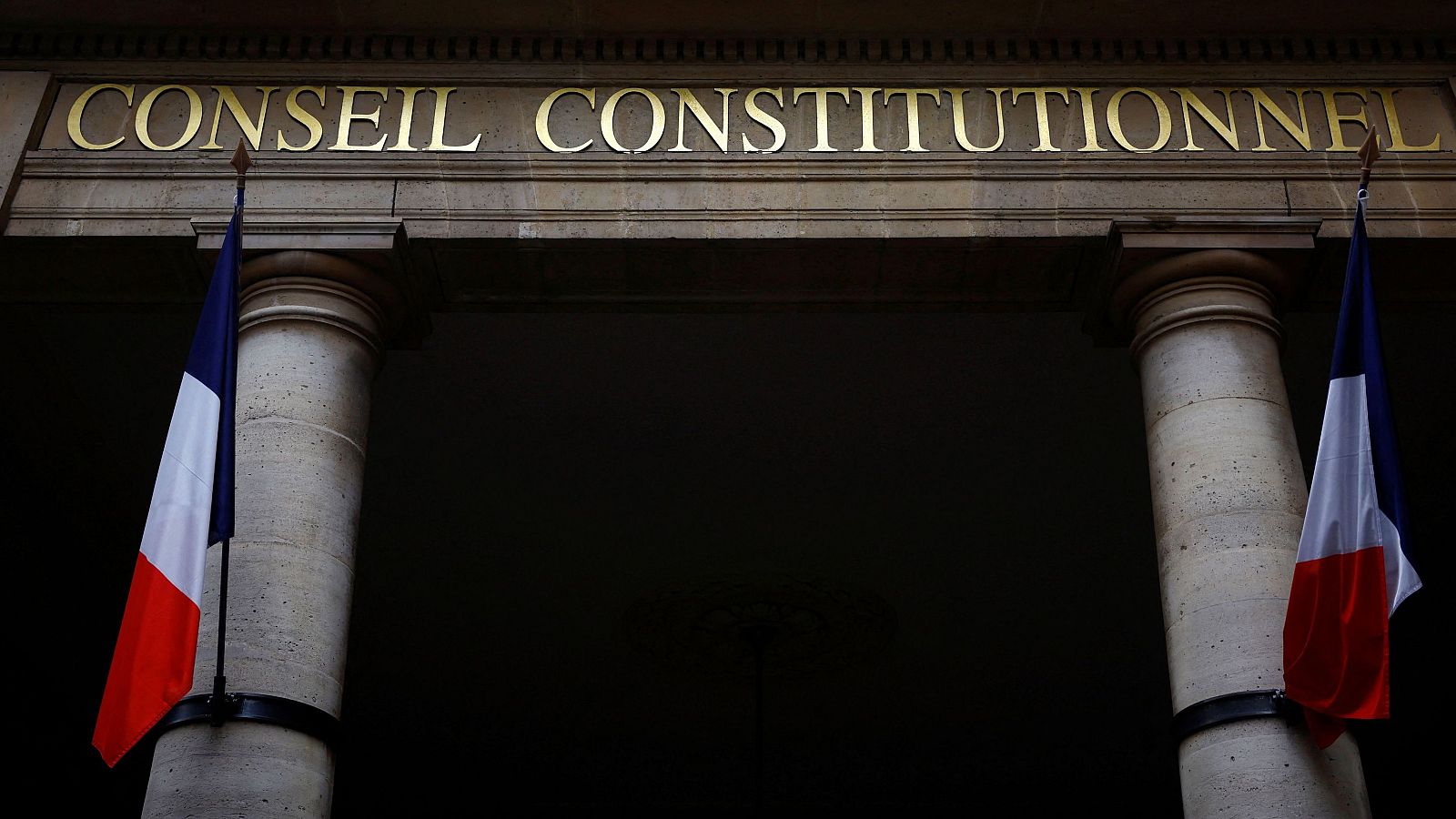 El Constitucional francés censura partes de la ley de inmigración