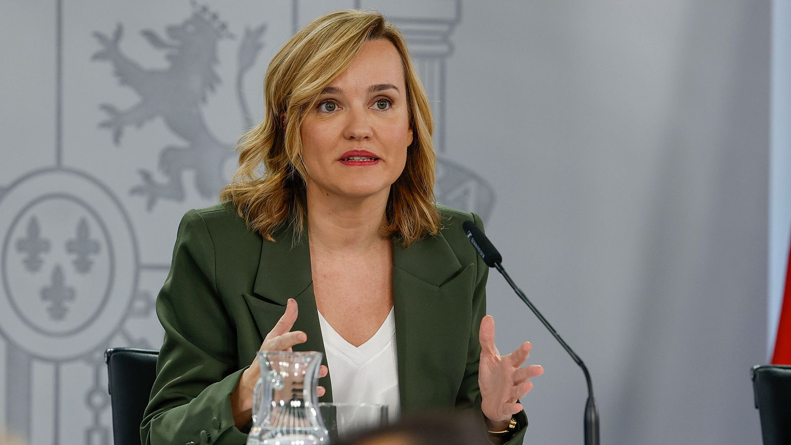 La ministra de Educación, Pilar Alegría, en la rueda de prensa tras un Consejo de Ministro