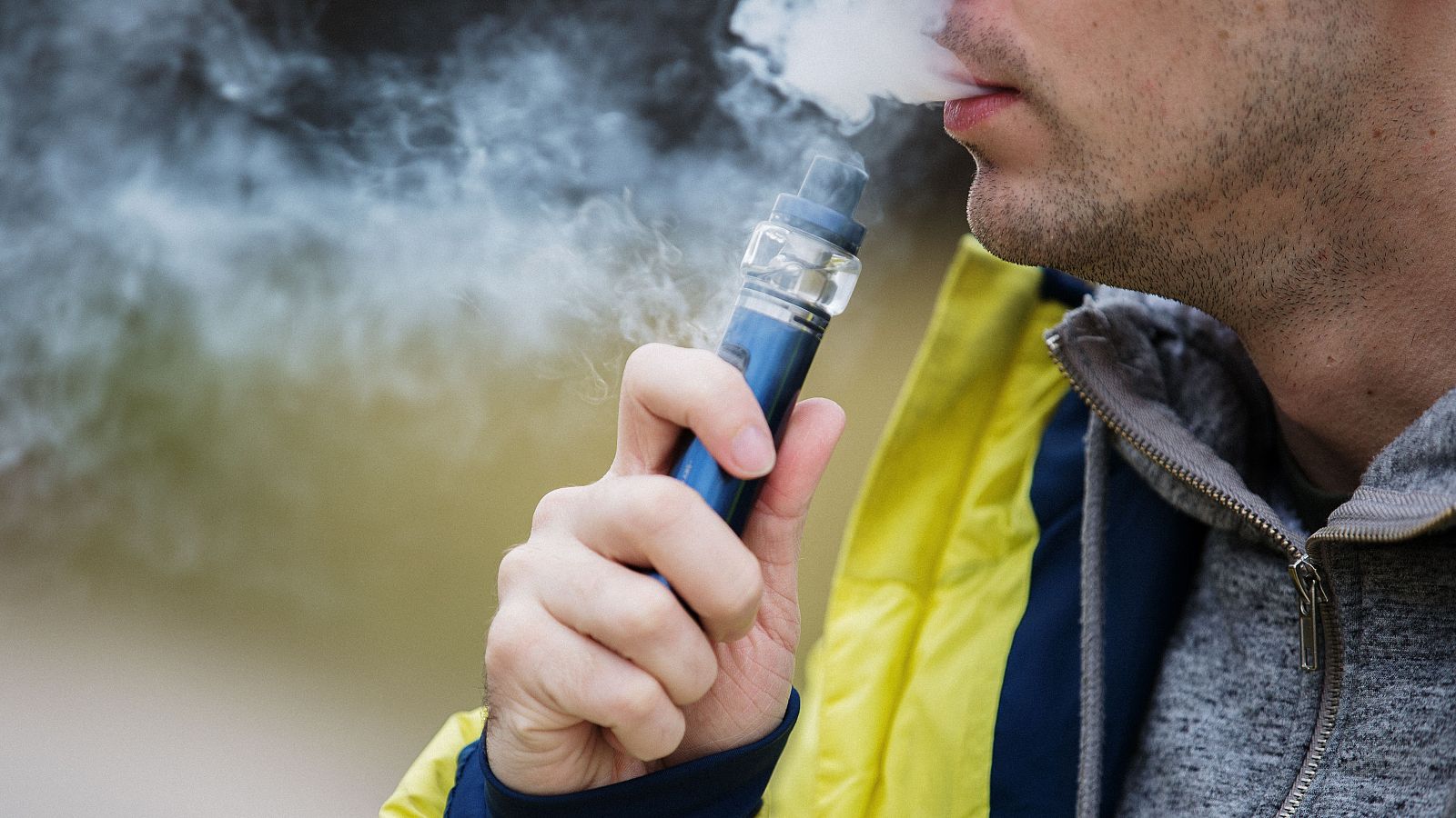 Los vapeadores de un solo uso se han disparado en el Reino Unido en los últimos dos años