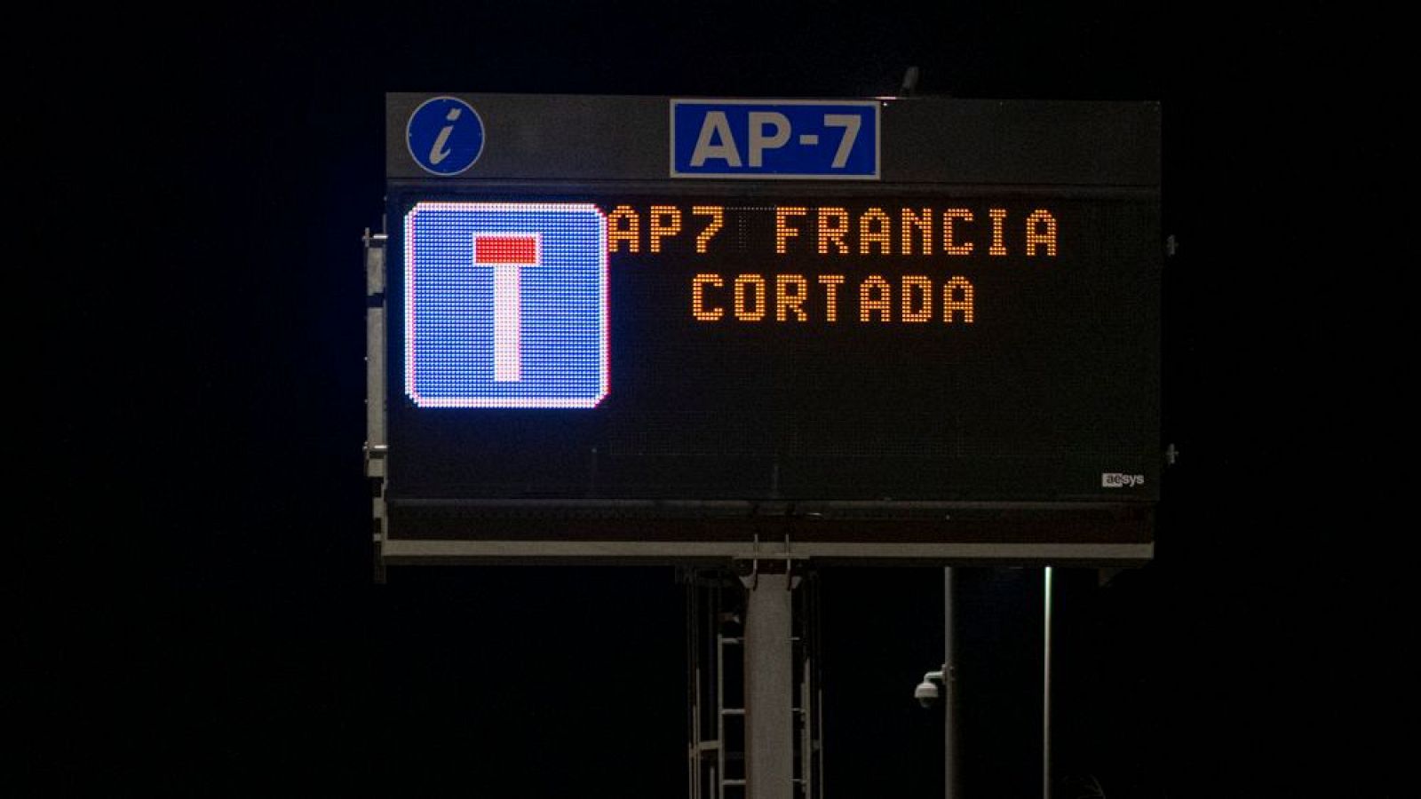 autopista ap7 cortada altura jonquera protesta agricultores franceses 26 enero