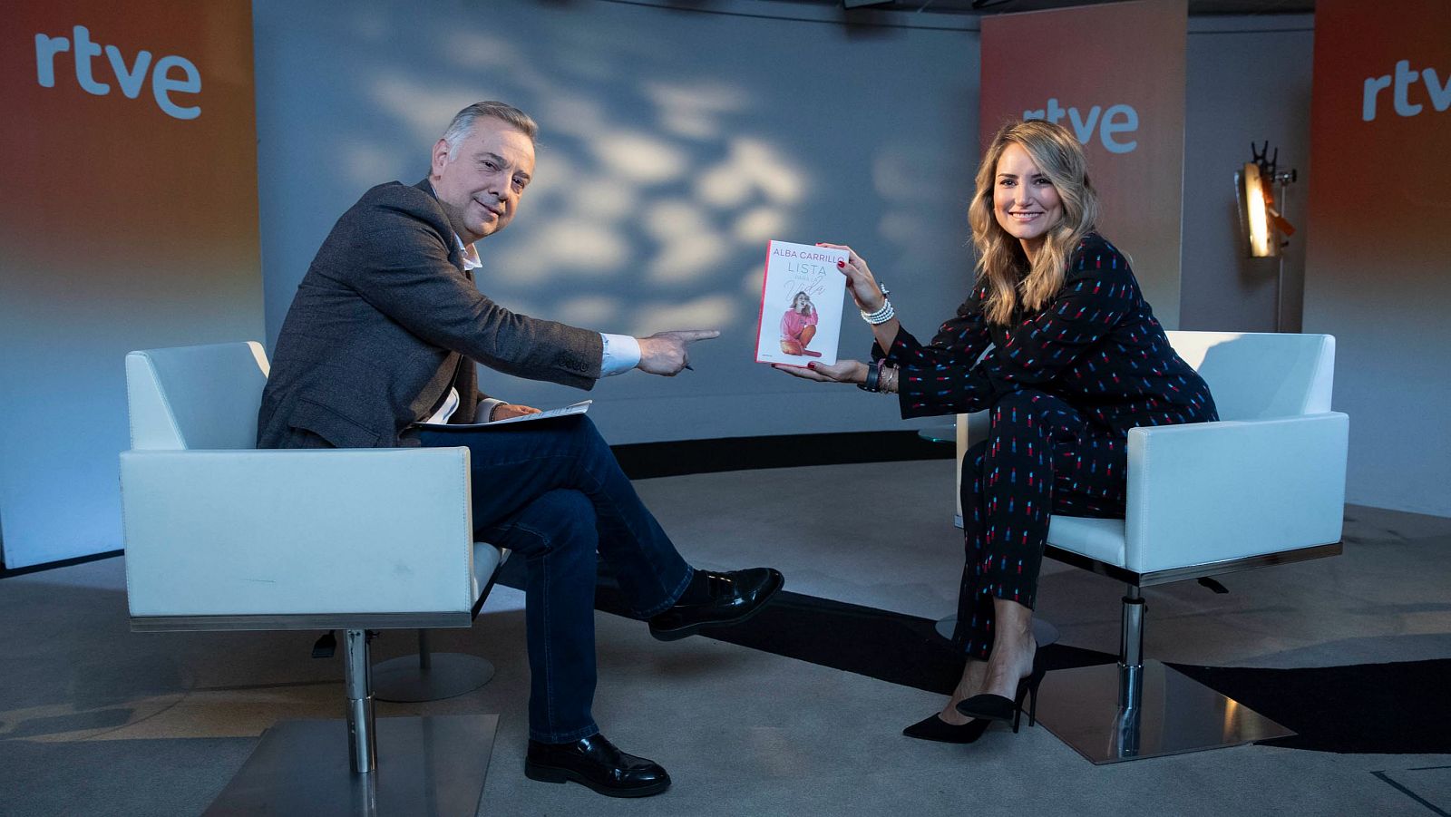 Alba Carrillo en Plano General