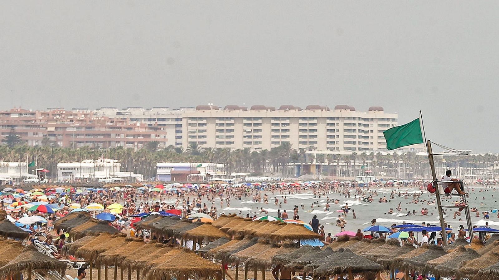 La playa de La Malvarrosa de Valencia