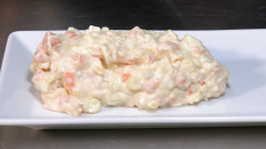 El secreto para hacer una ensaladilla rusa de escándalo: ¡la mejor de Madrid!