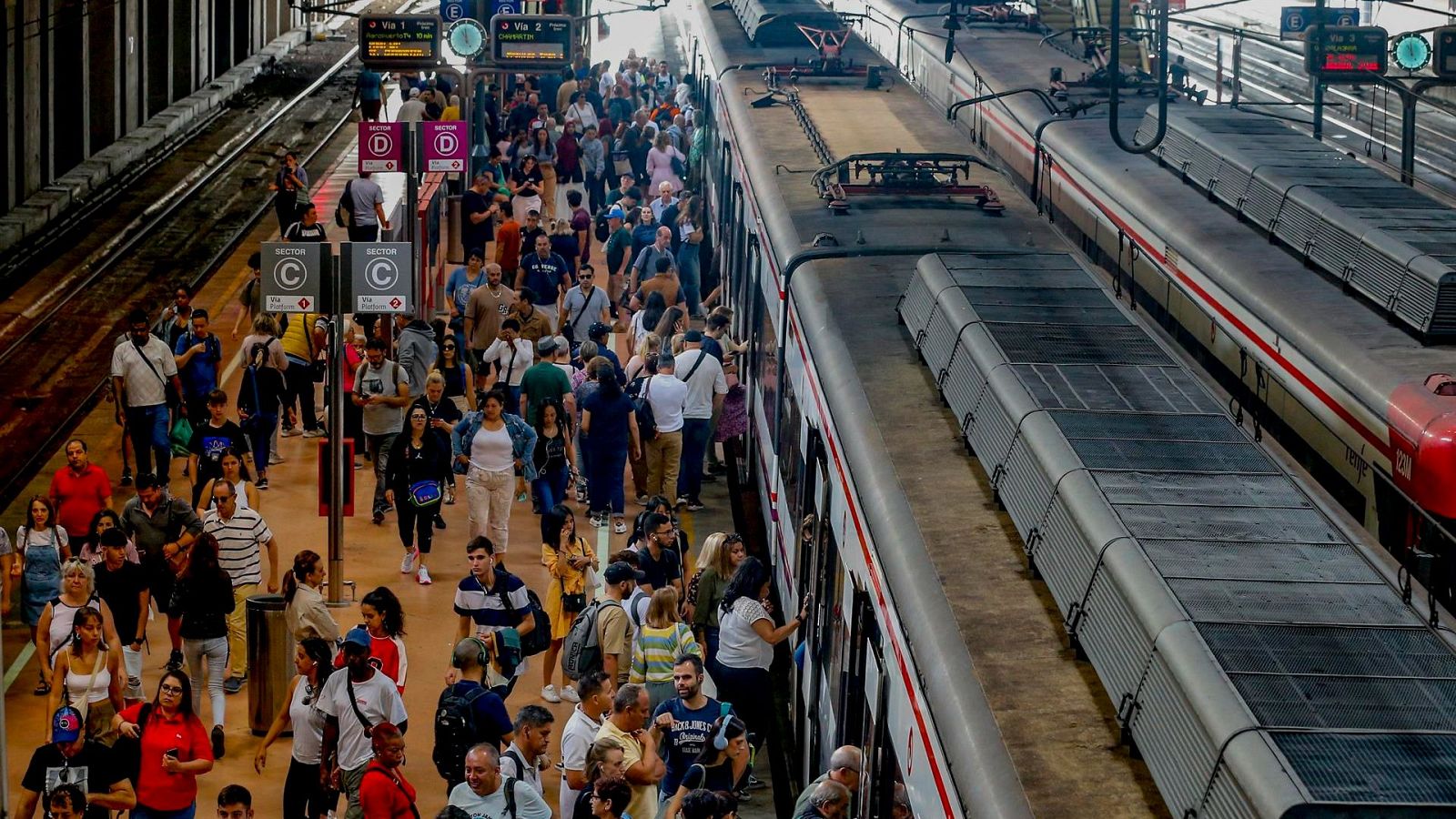 Huelga de 23 horas en Cercanías de Madrid el próximo  viernes con servicios mínimos de entre el 50 y el 75%
