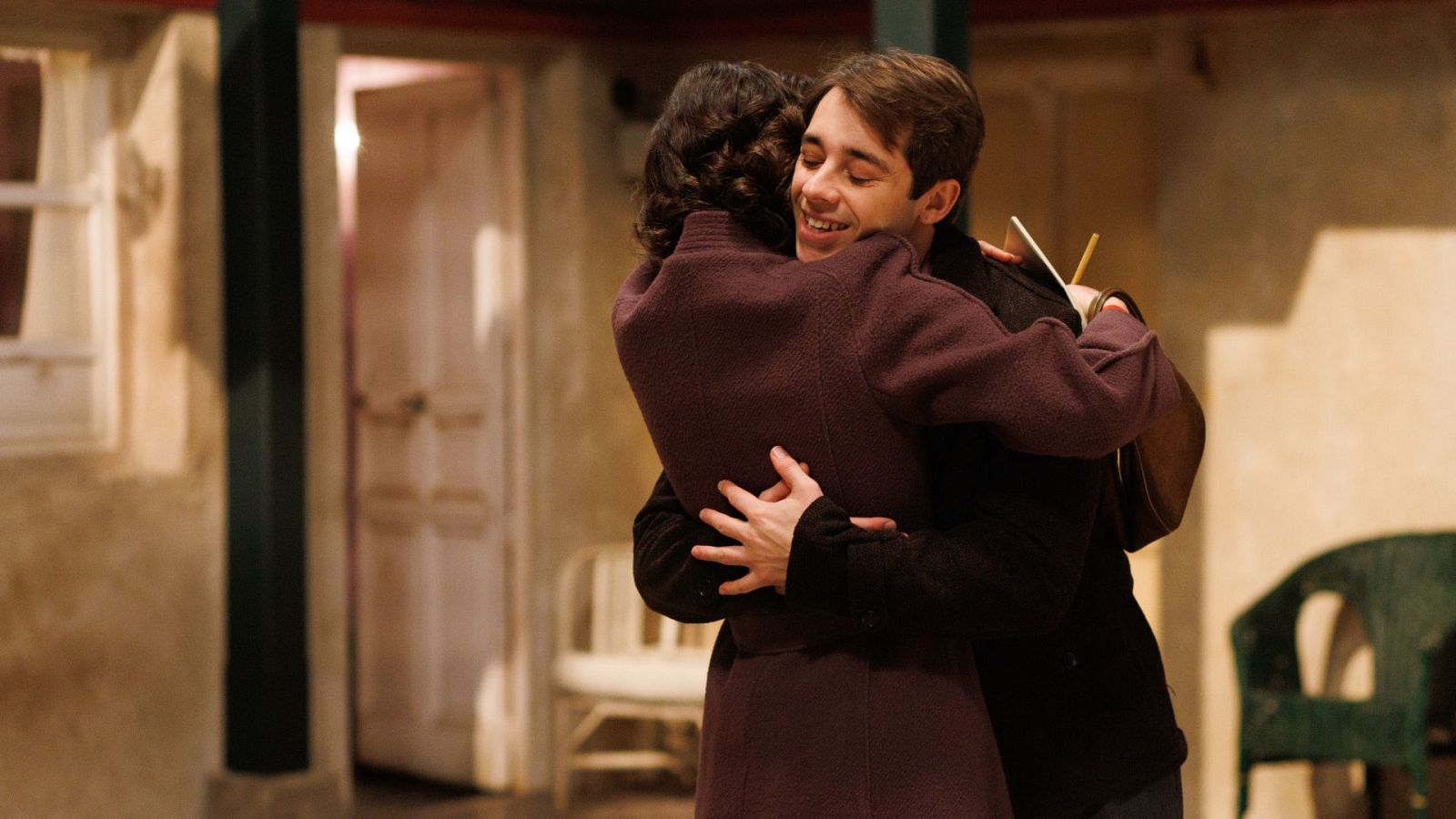 Primer beso entre Emilio e Inés