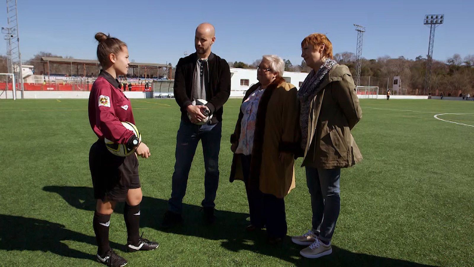 Homenaje al mundo de las árbitras