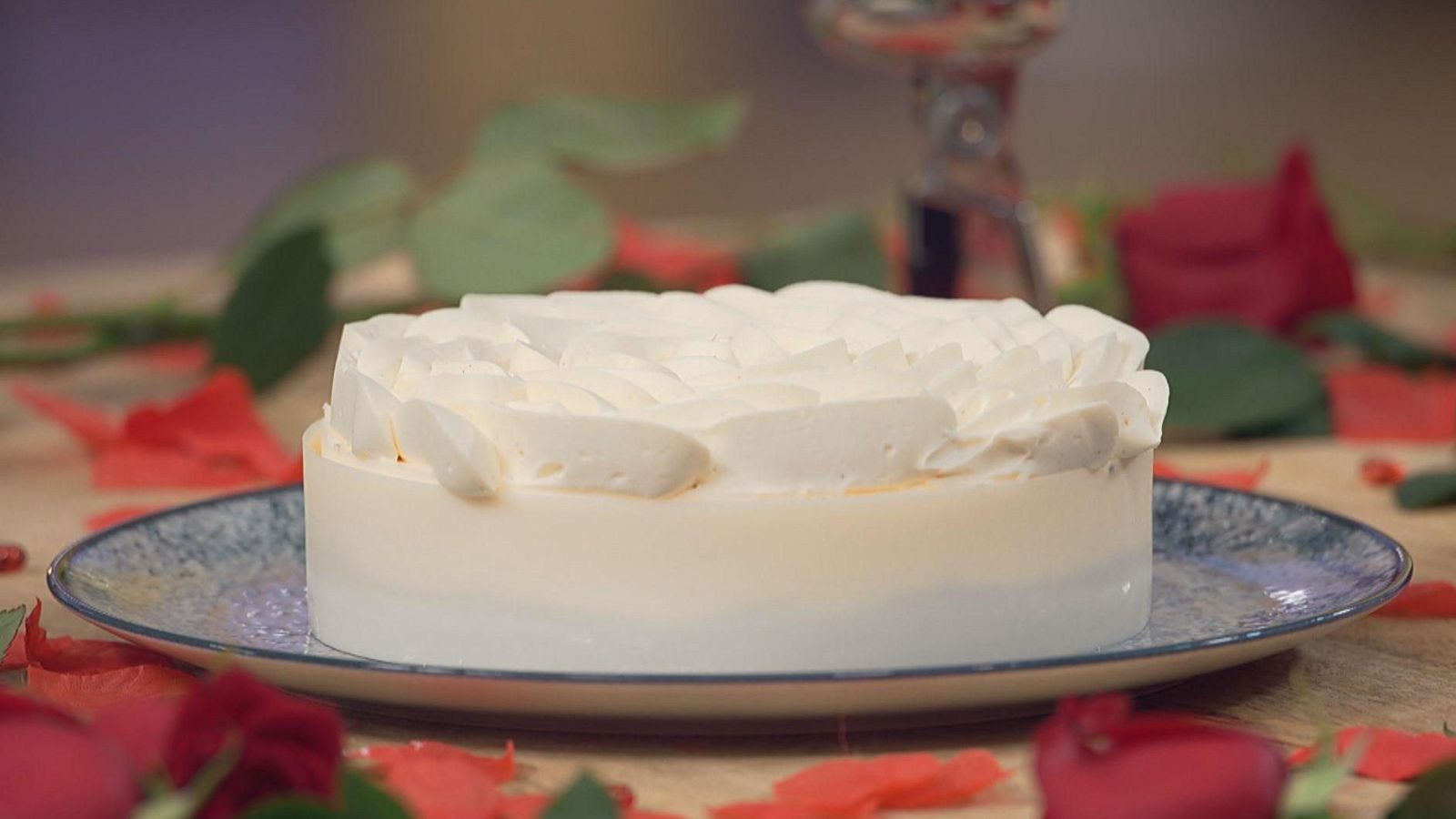 Receta de la tarta con forma de rosa de Damián Betular en 'Bake Off'