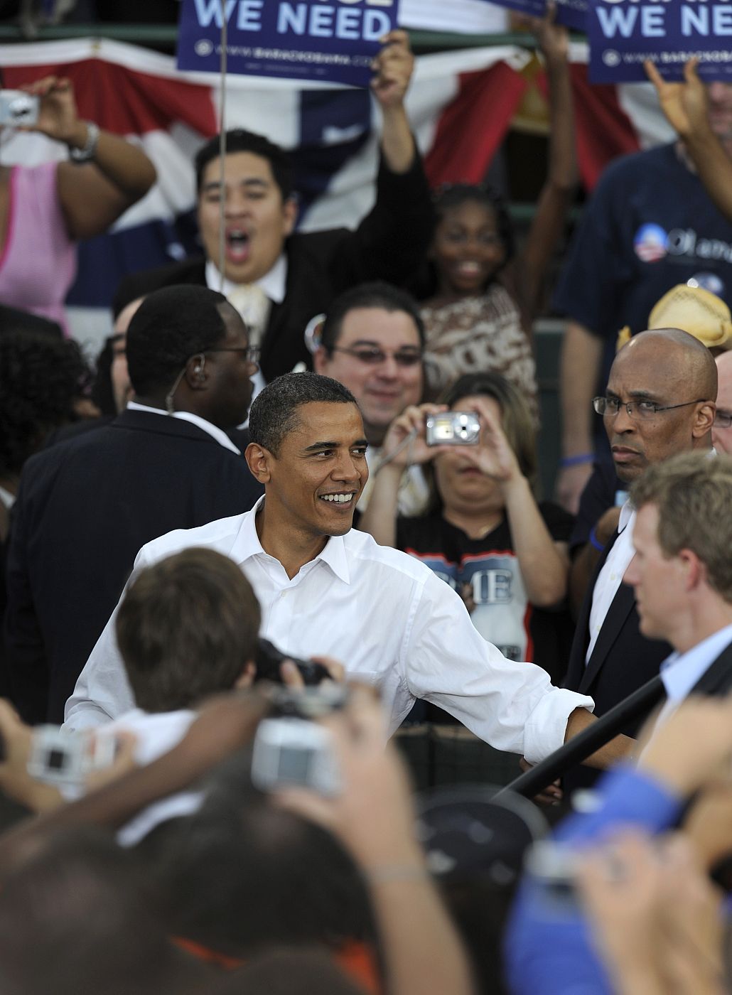 Democratic presidential nominee Obama enters stadium for "Change You Can Believe In" rally at Cashman Field in Las Vegas