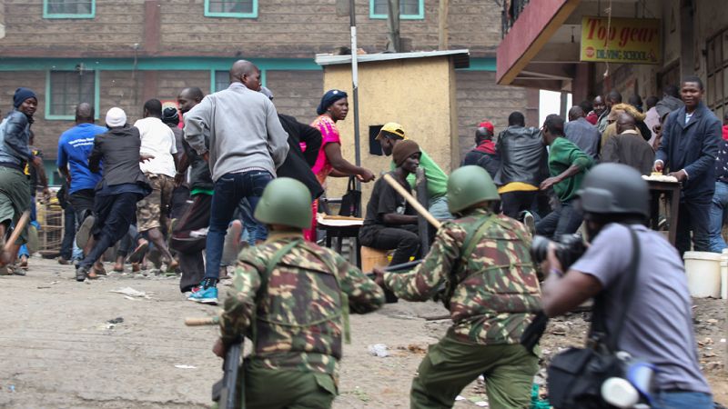 La oposición asegura que hay más de 100 muertos en las protestas contra la reelección del presidente en Kenia