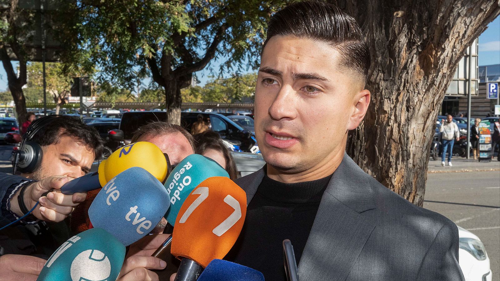 El gerente de la discoteca Fonda Milagros habla con los medios