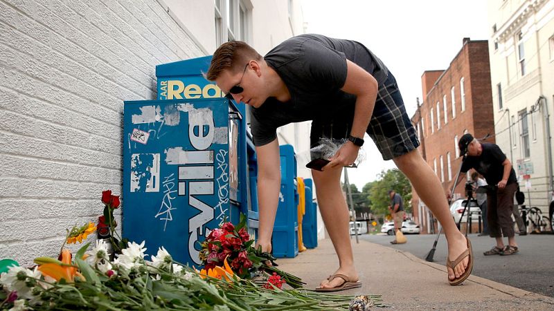 Al menos tres muertos y más de 20 heridos tras una violenta marcha supremacista en Virginia