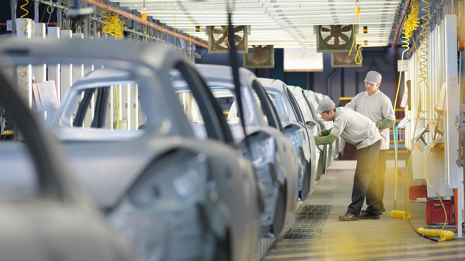 La eurozona se estancó en el cuatro trimestre de 2023, pero el empleo creció un 0,3 %