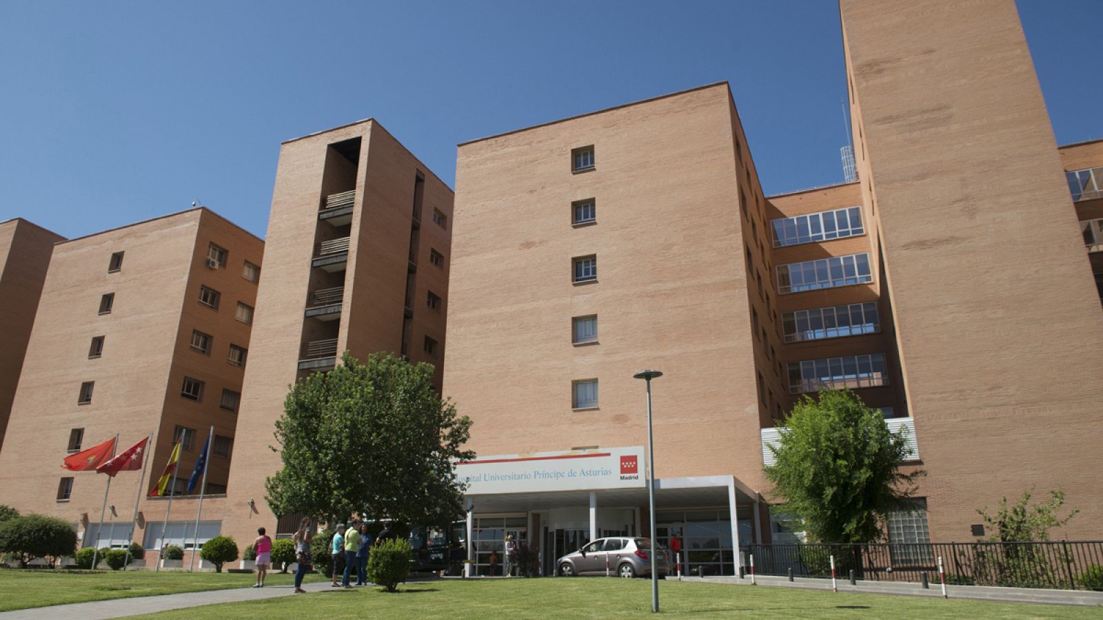 Fachada del Hospital de Alcalá de Henares donde fue detenida la auxiliar de enfermería