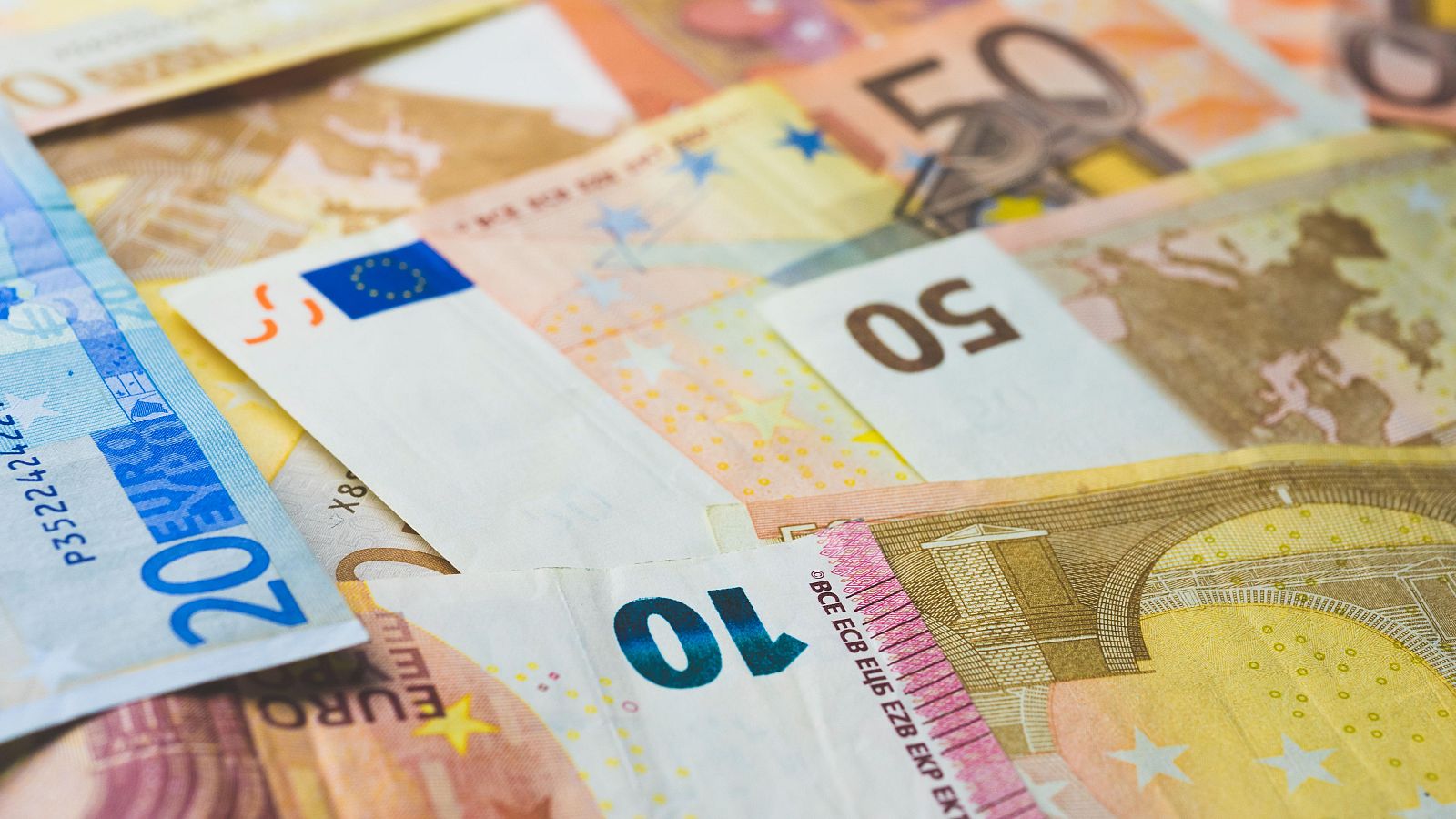 La deuda de las Administraciones Públicas ascendió a 1.575 millones de euros, el 107,7% del PIB, en diciembre de 2023