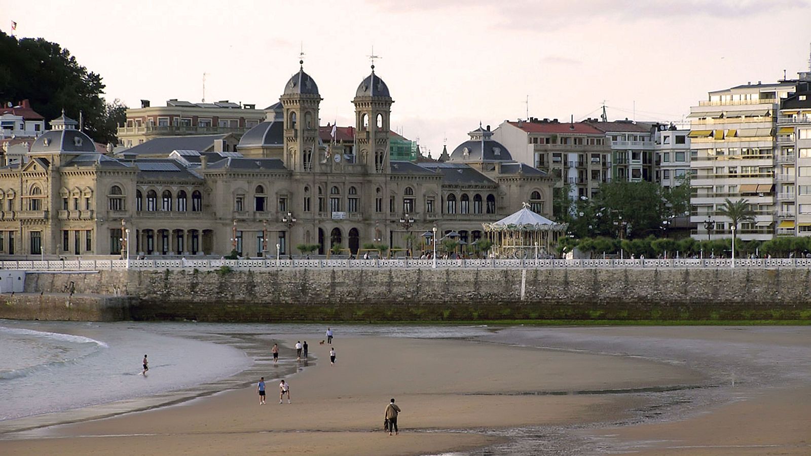 Cinco investigados por agresión sexual a una mujer en San Sebastián