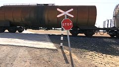 Dos hombres mueren al ser arrollados por un tren el coche en el que viajaban en un paso a nivel en Almagro