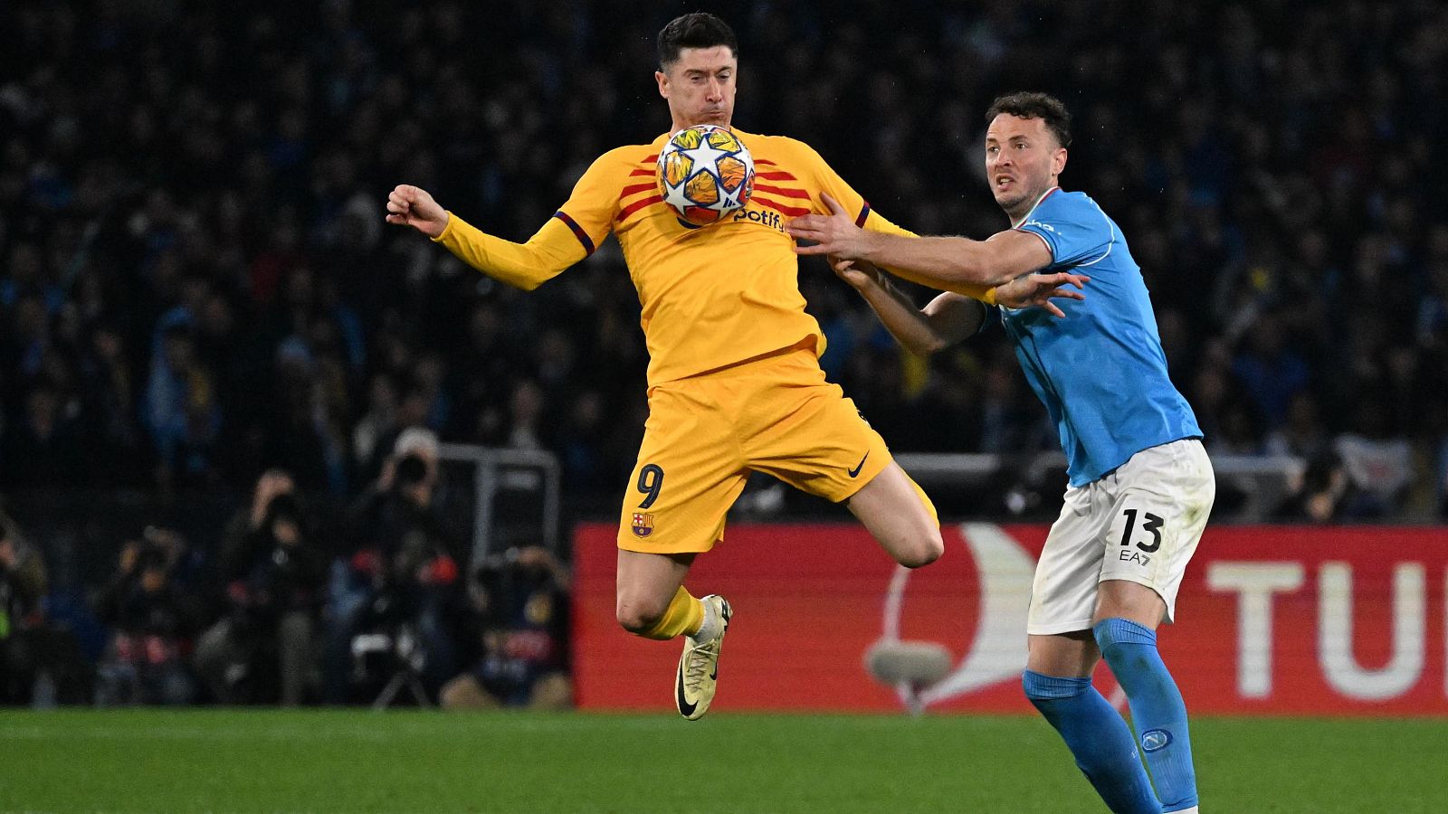 SOCCER-CHAMPIONS-NAP-FCB/REPORT