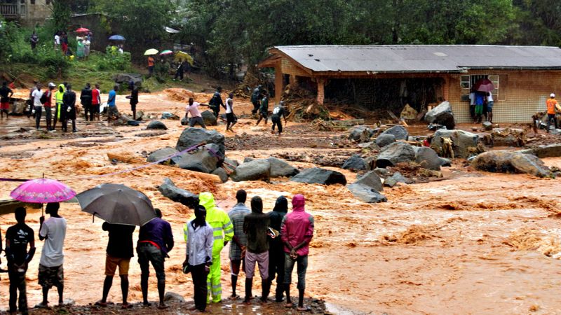 Las lluvias torrenciales anegan Sierra Leona y dejan al menos 300 muertos