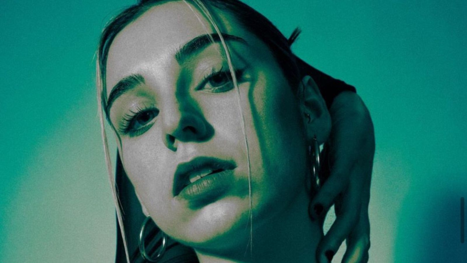 Marta Casado, influencer, posando en Instagram