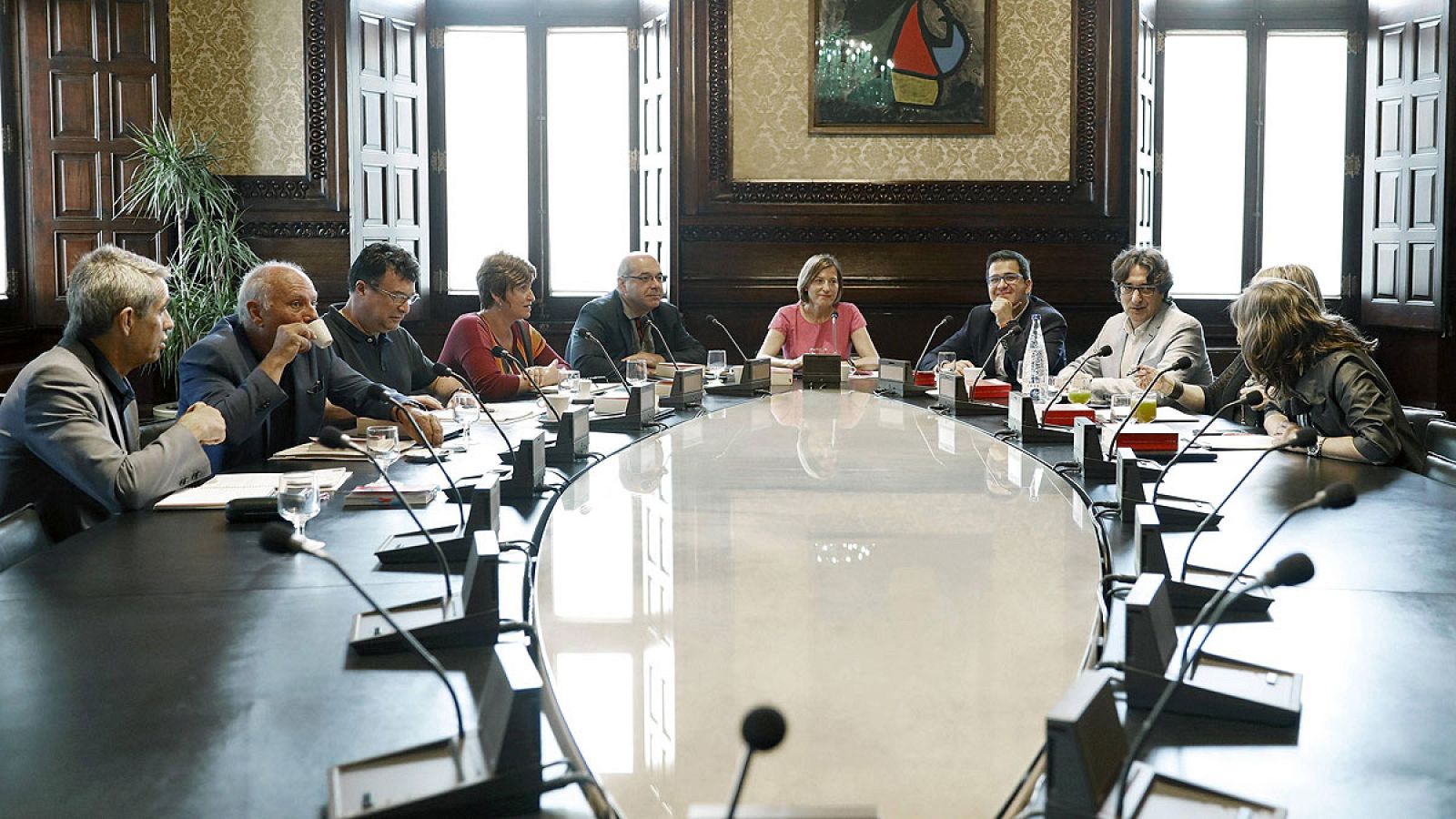 La Mesa del Parlament pospone la tramitación de la Ley del Referéndum
