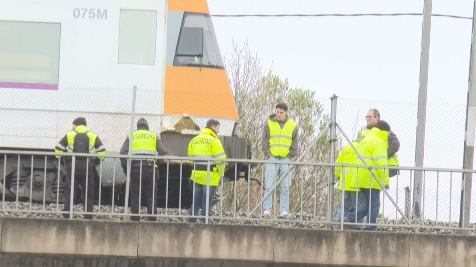 Frontal del comboi que ha sortit de la via per causes que s'investiguen