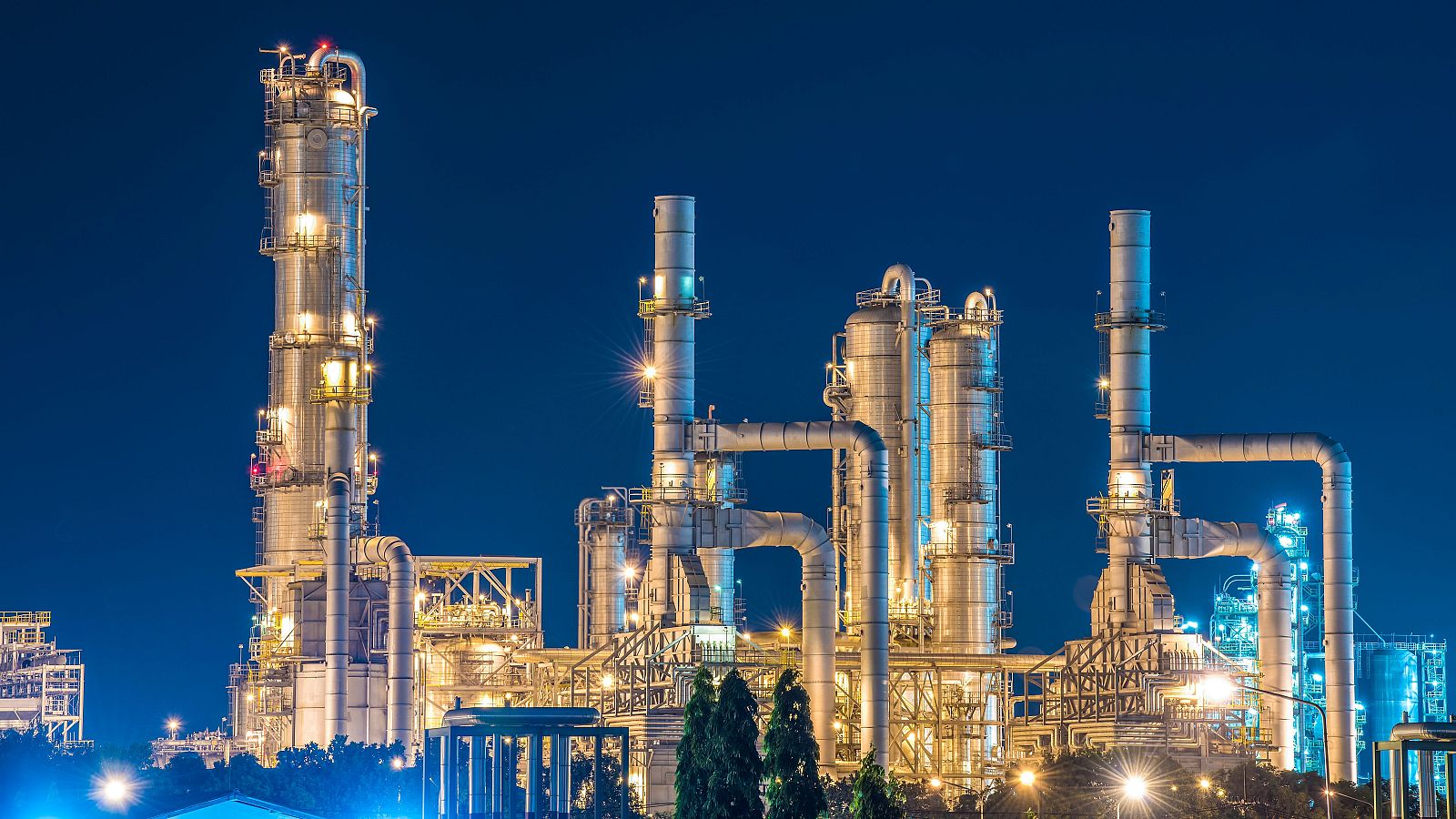 Los países árabes de la OPEP+ prorrogan su recorte de oferta de crudo