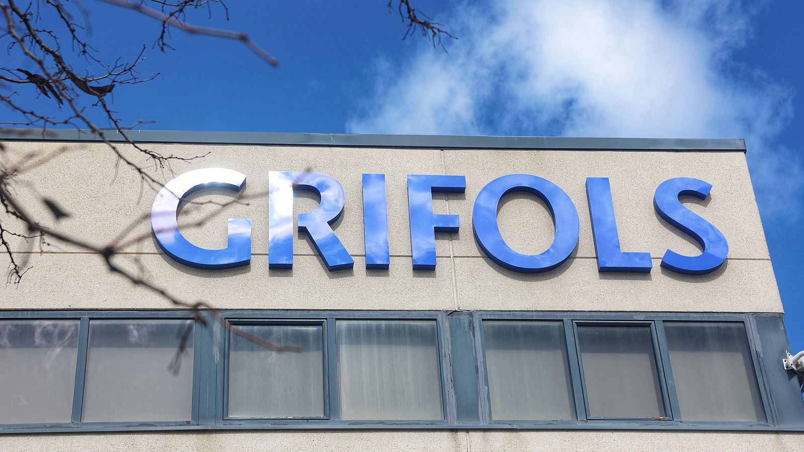 Grifols se hunde casi un 10% mientras los bajistas elevan posiciones