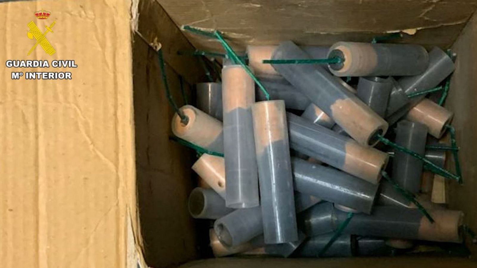 Parte del arsenal incautado por la Guardia Civil