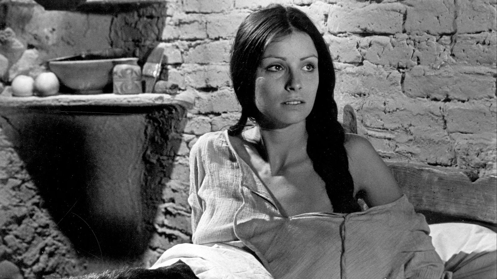 Rosa Villacastín casi acaba con la carrera de Amparo Muñoz por un titular