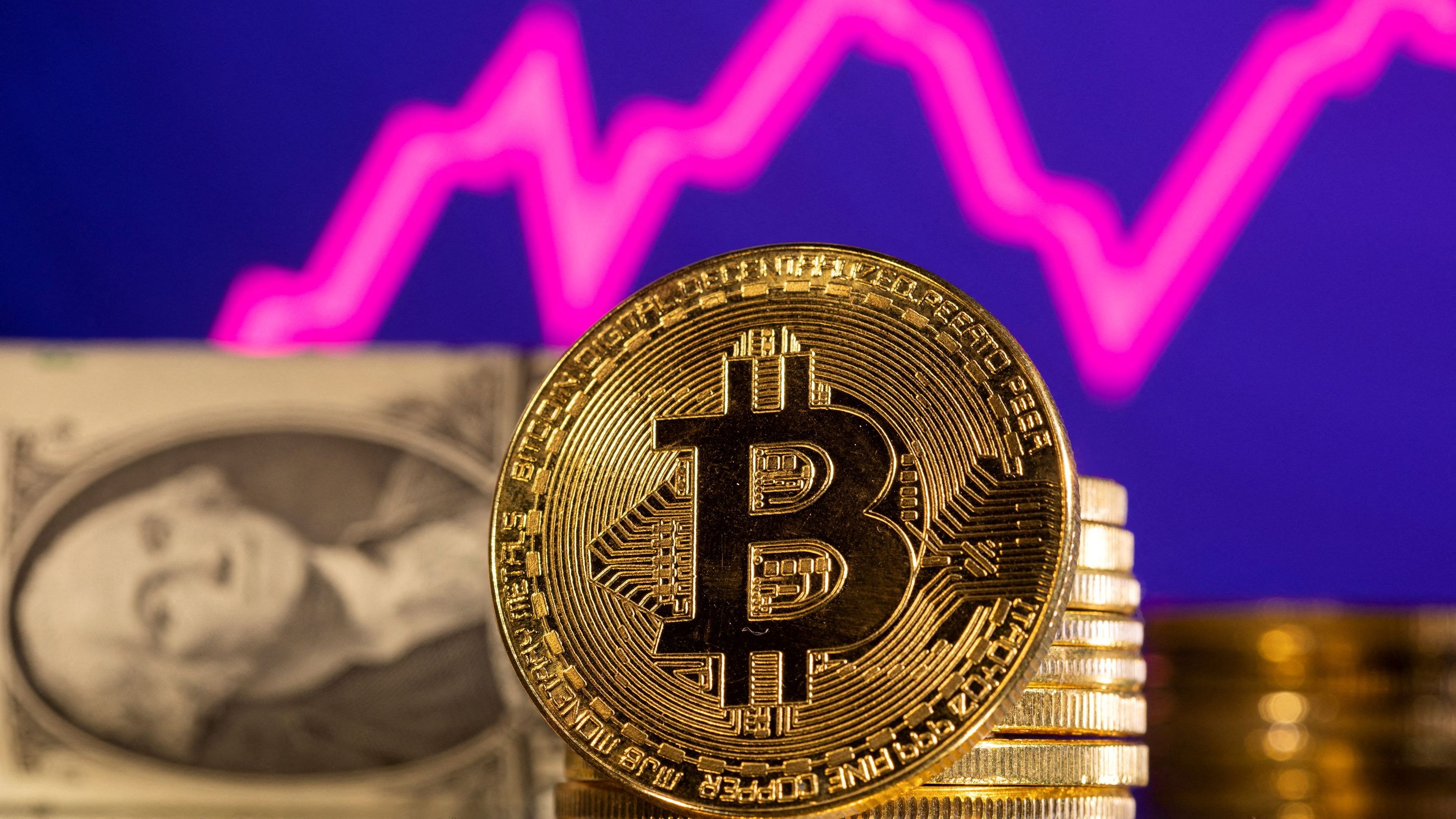 El bitcoin marca un máximo histórico por encima de los 69.000 dólares