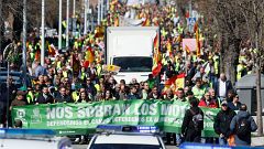 Protestas en el campo: cargas policiales en Almería y cientos de tractores recorren Toledo