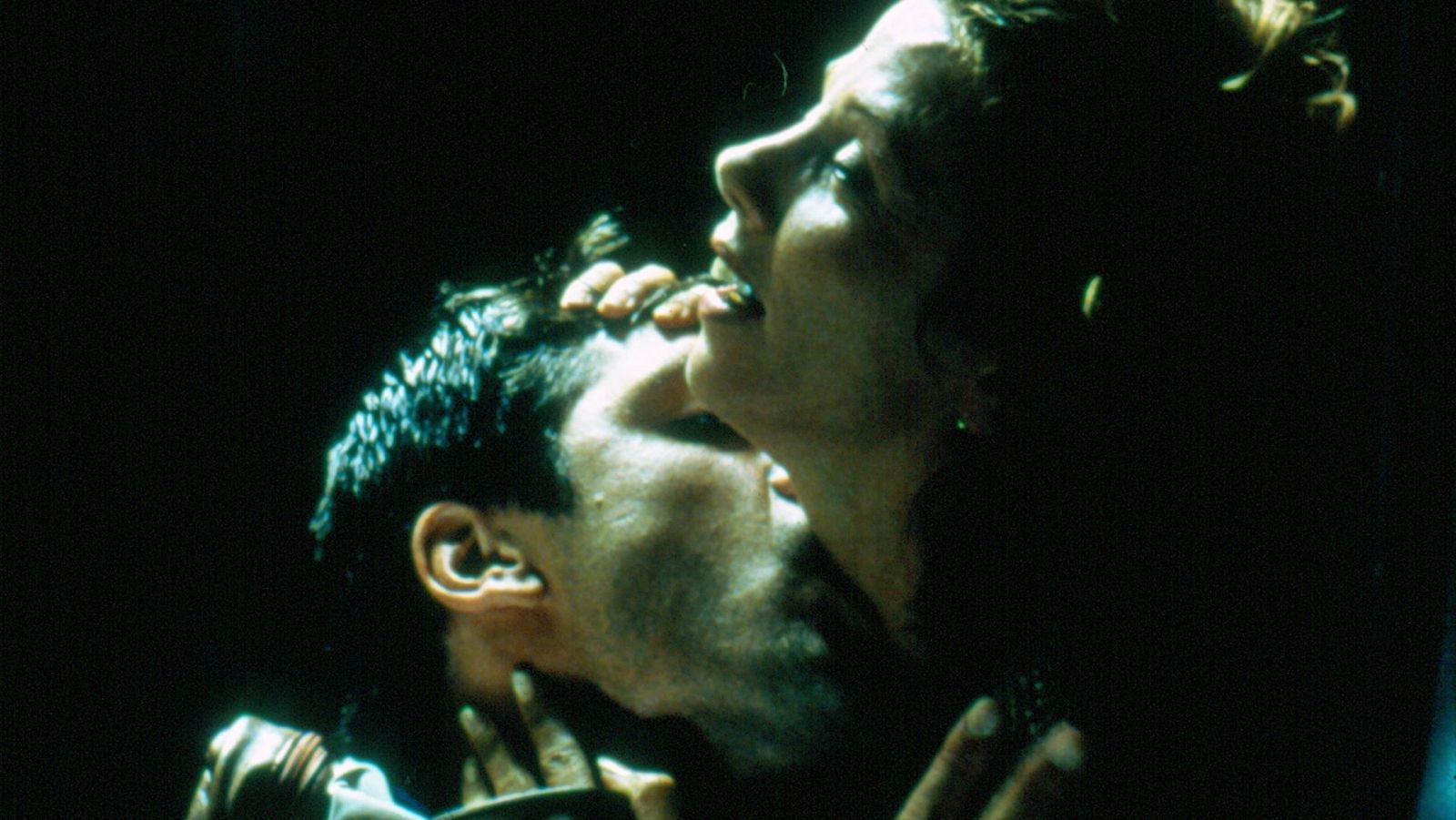 Javier Bardem y Victoria Abril en 'Entre las piernas'