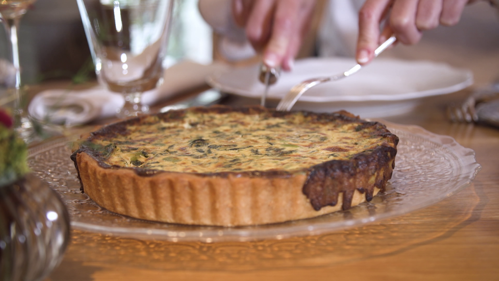 Así se elabora la Coronation Quiche, la tarta salada favorita de la nobleza británica