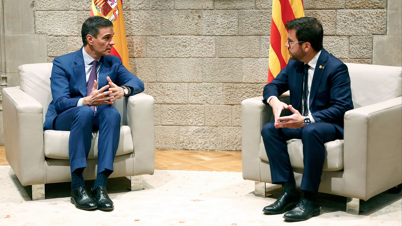 Pedro Sánchez y Pere Aragonès, en el Palau de la Generalitat, en diciembre de 2023