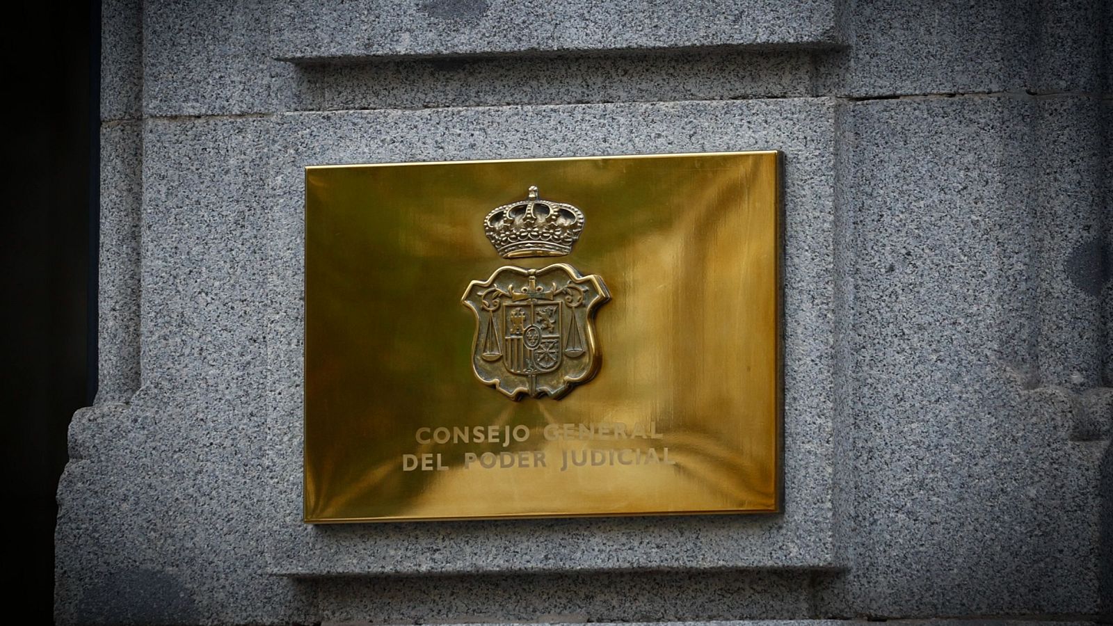 Imagen de la placa de la fachada de la sede del Consejo General del Poder Judicial (CGPJ) en Madrid. EFE/ Rodrigo Jiménez