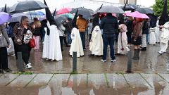 Hosteleros y cofradías, pendientes de las cancelaciones que puede traer la lluvia esta Semana Santa
