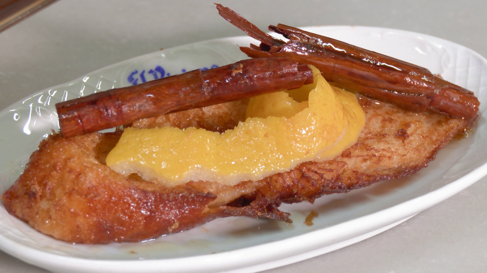 Descubre cómo elaborar unas ricas torrijas al vino blanco