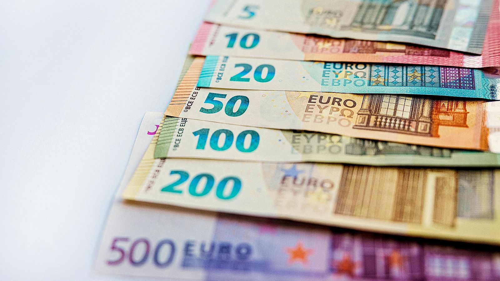 El déficit público baja un 8% en enero y se sitúa en los 5.511 millones de euros