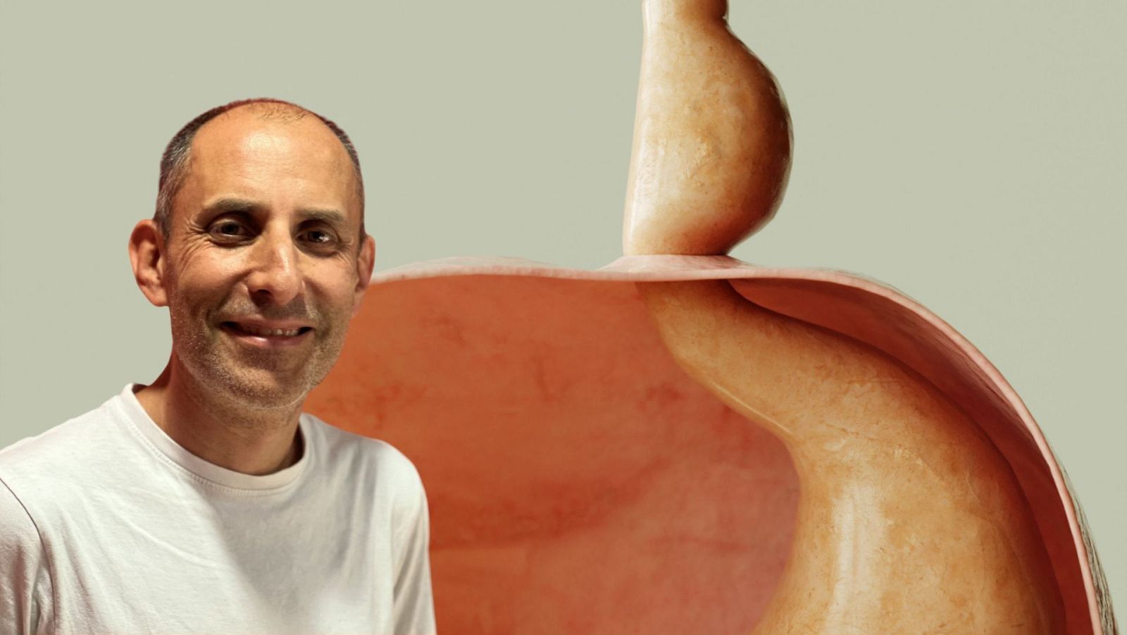 Dejar de fumar, huir del sedentarismo y evitar la obesidad son claves para prevenir la hernia de hiato, según Julio Basulto.