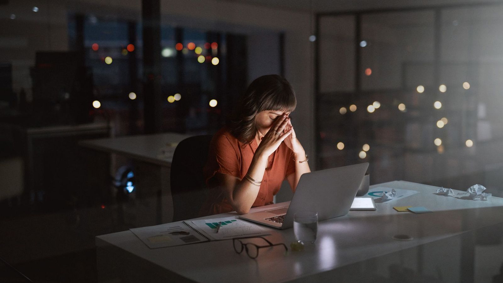 Confiar todas nuestras expectativas vitales al trabajo puede conducirnos al colapso.