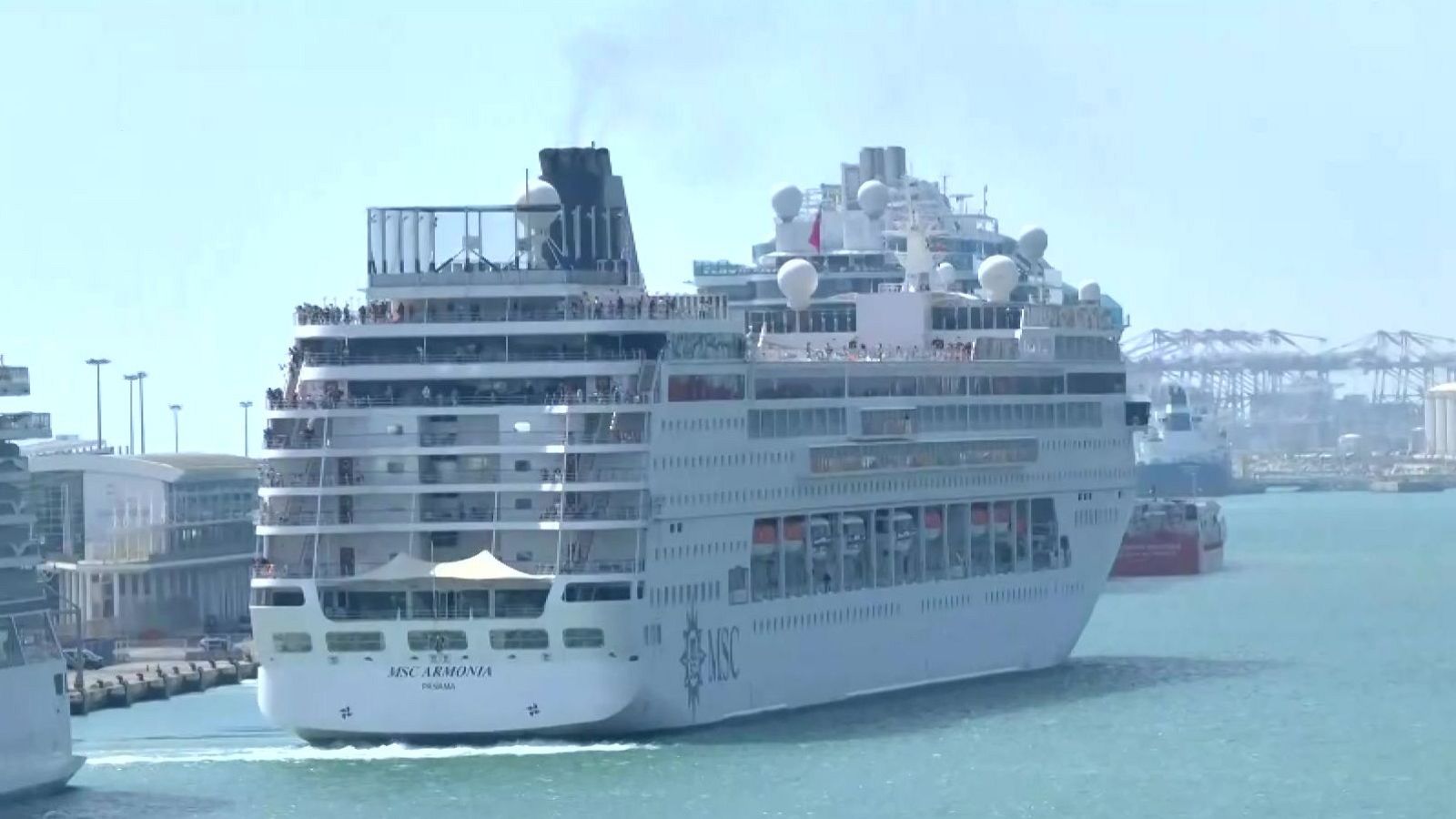 Creuer salpant cap a Itàlia