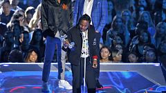 El rapero Kendrick Lamar triunfa en los premios MTV Video Music Awards