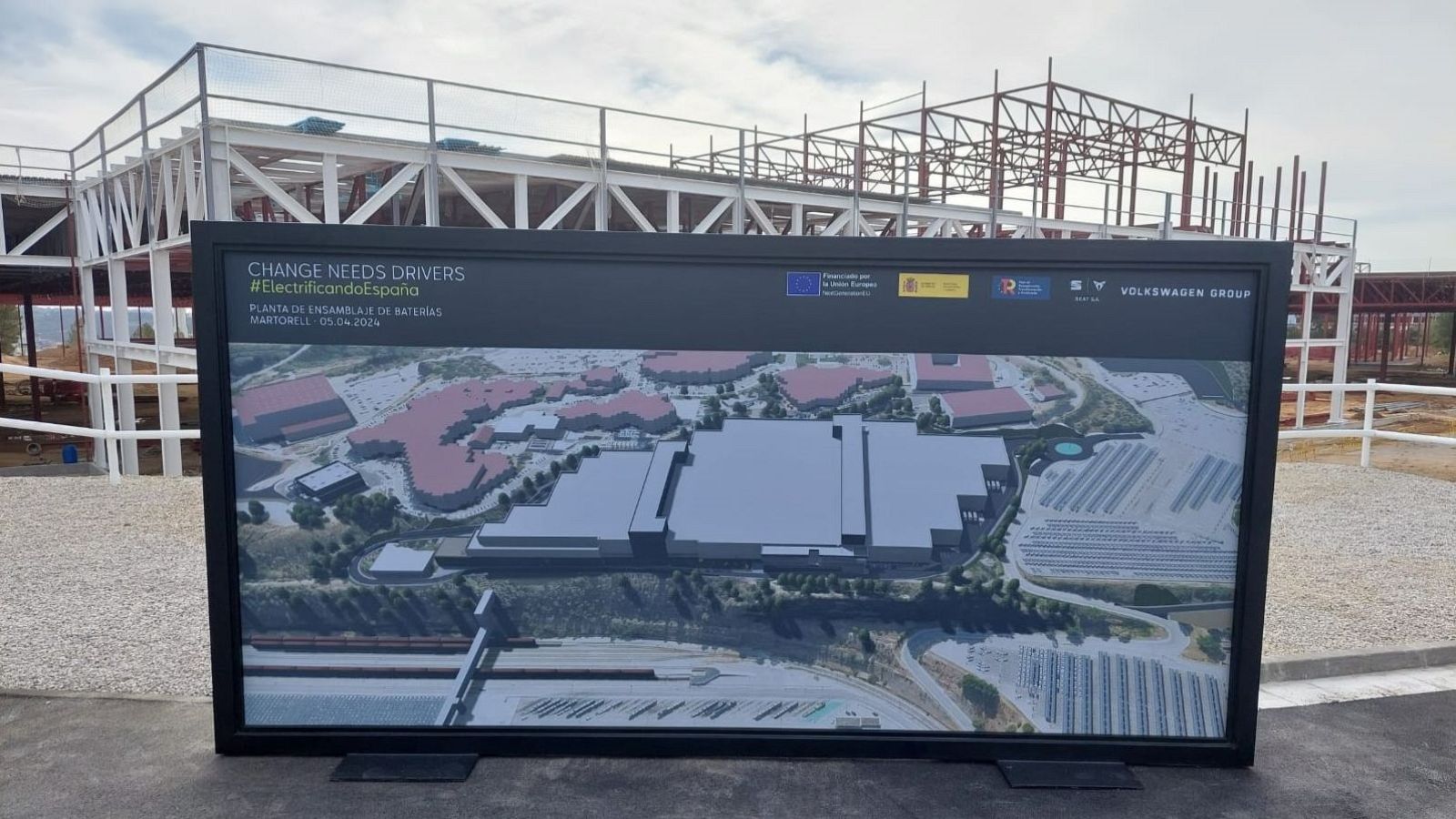 Seat presenta la planta d'ensamblatge de bateries que ja està construint a les seves instal·lacions de Martorell