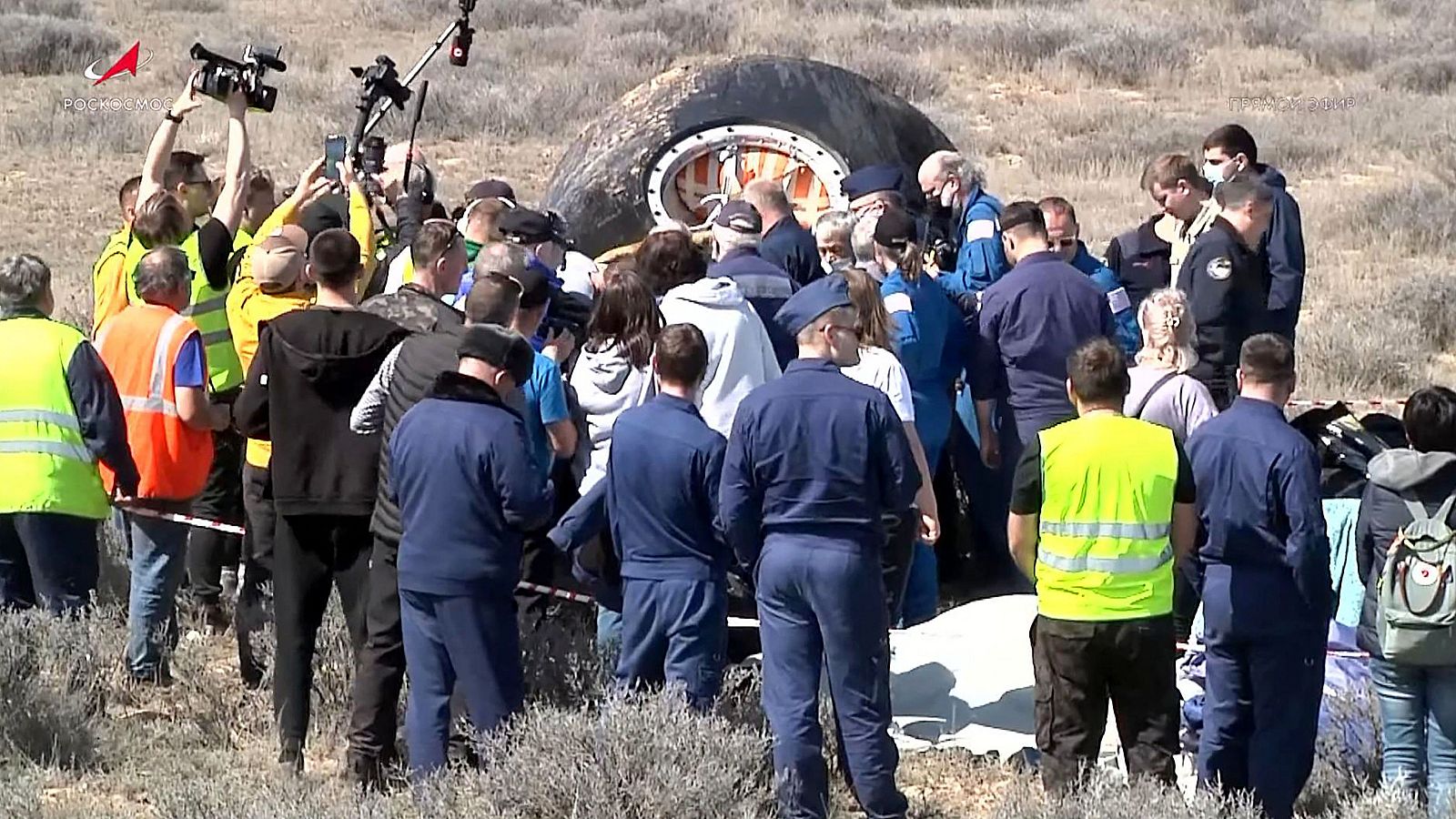 La nave Soyuz MS-24, con 3 tripulantes, aterriza con éxito en Kazajistán