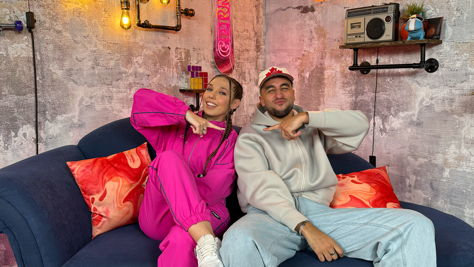 Miriam Martín y Hamza Zaidi, los presentadores de "Germen"