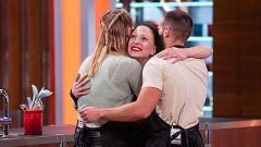 El negro se adueña de MasterChef 12 y Adriana se convierte en la segunda expulsada