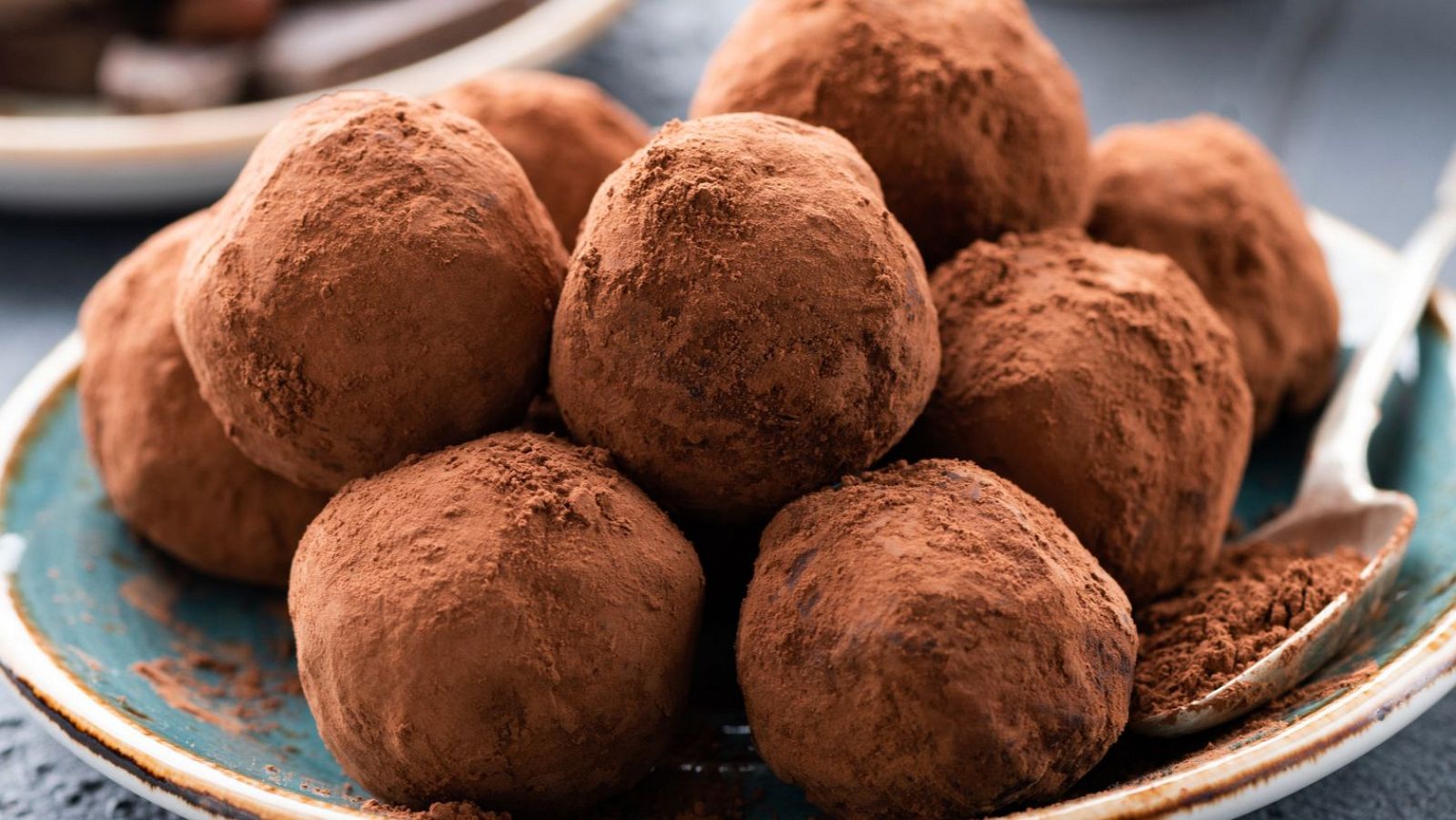 Receta de trufas de chocolate con aguacate