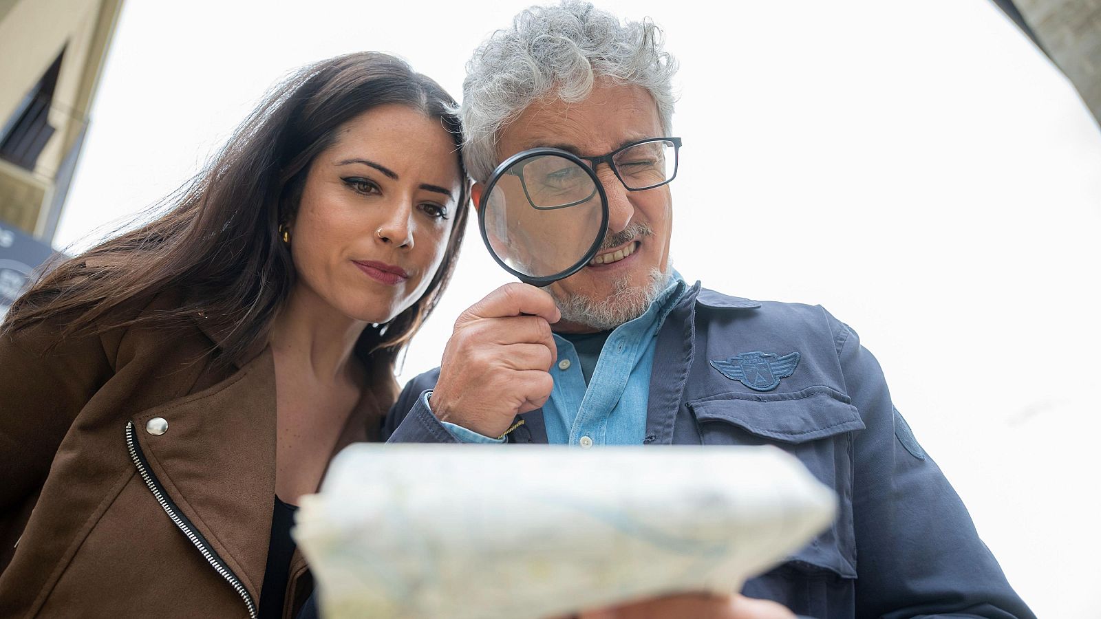 Nerea Sanfe i David Fernández, presentadors de 'De carrer'